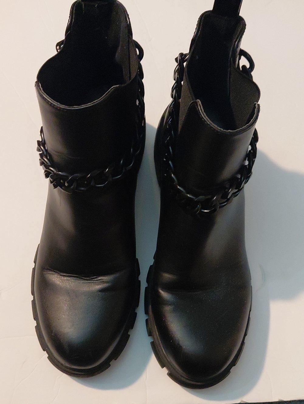 Madden Girl Black Women's Chunky Chain-Accent Ankle Boots S 10M Synthetic Upper